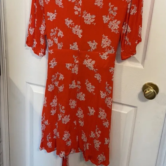 Dress, brand:Dynamite, size: Medium, red with flowers - Picture 2 of 3